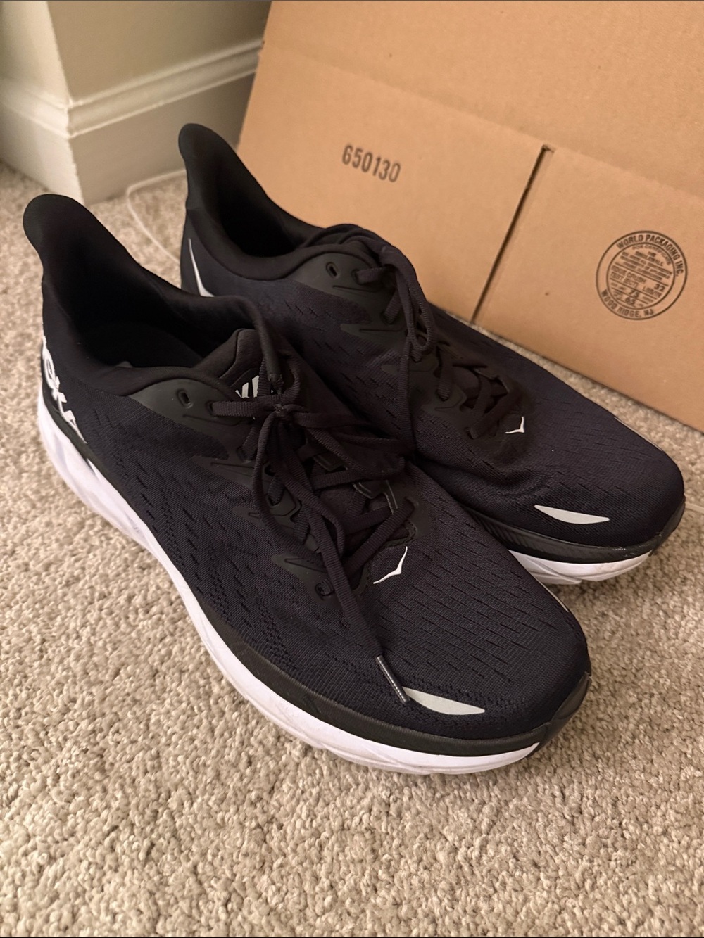 HOKA Men's Clifton 8 Running Shoes Black- Men’s Size 11D - Picture 2 of 10